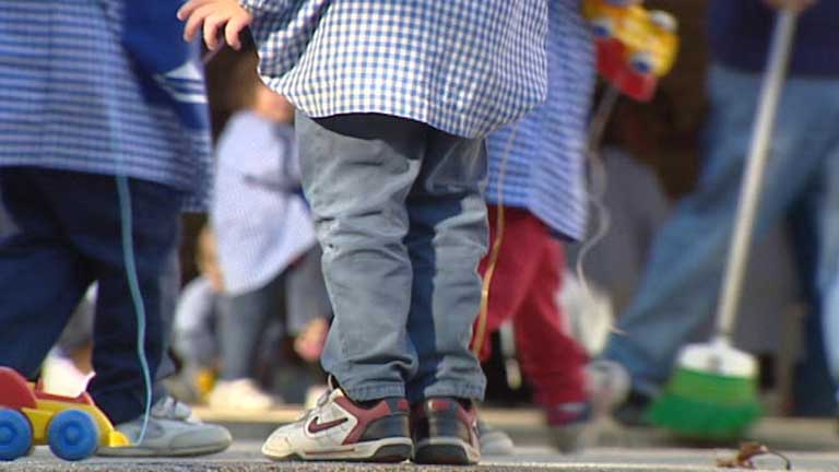 Los españoles no tienen hijos porque no quieren condenarles a vivir en la pobreza Los españoles no tienen hijos porque no quieren condenarles a vivir en la pobreza
