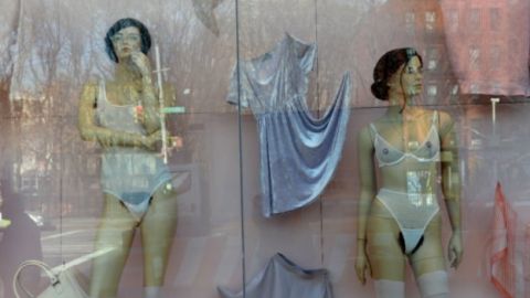 Una cadena de ropa pone vello p&uacute;bico a sus maniqu&iacute;es 