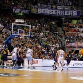 Sergio Llull anota la canasta que le da la Copa al Real Madrid de baloncesto