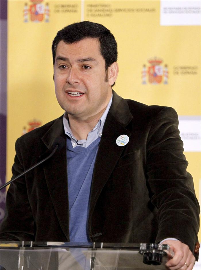Crónica de Santiago Talaya: Juan Manuel Moreno hace oficial su candidatura a la presidencia del PP andaluz Crónica de Santiago Talaya: Juan Manuel Moreno hace oficial su candidatura a la presidencia del PP andaluz