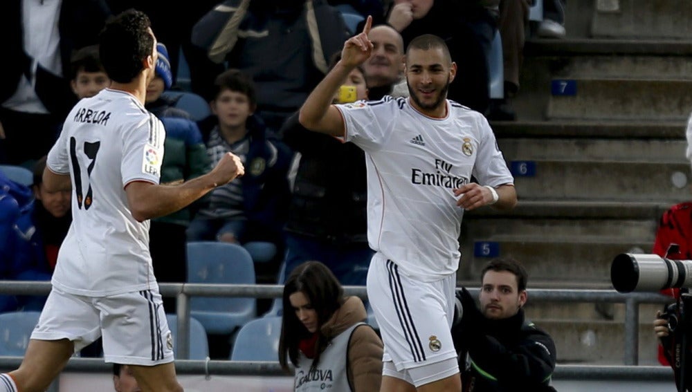 Benzemá celebra su gol contra el Getafe