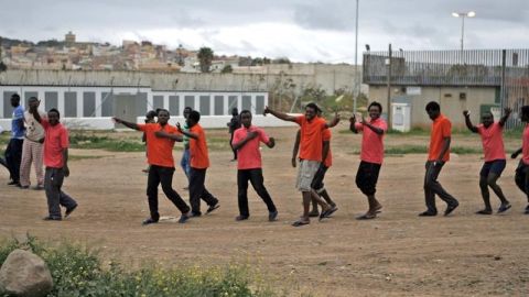 Grupo de inmigrantes en Melilla.