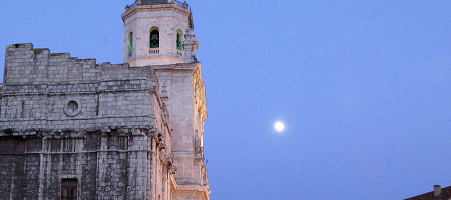 Vista nocturna de la Catedral de Valladolid Vista nocturna de la Catedral de Valladolid