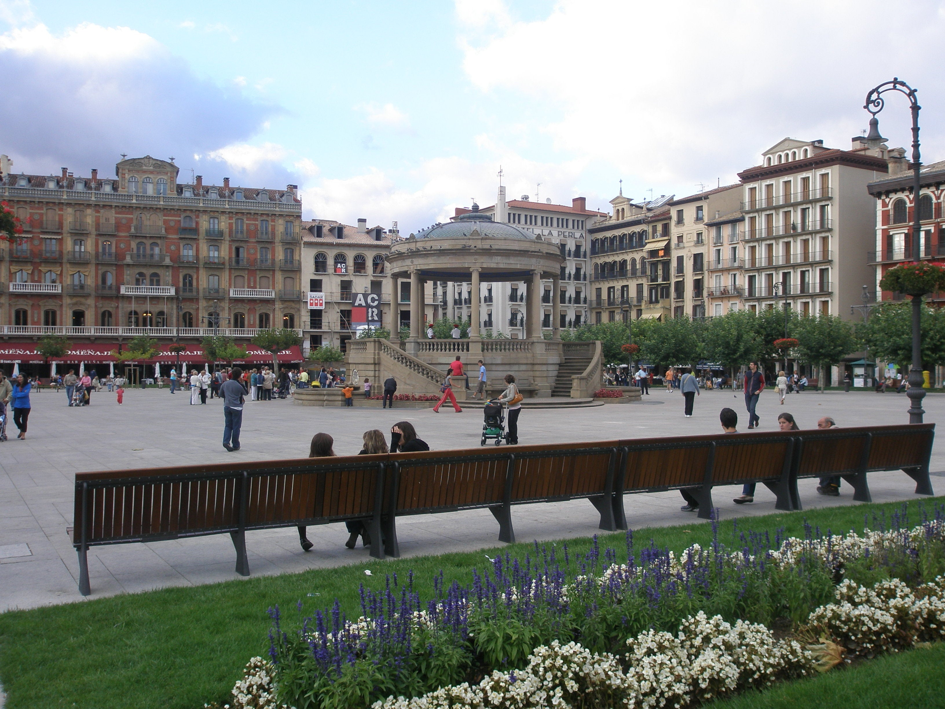 Navarra pasa este domingo, con restricciones, a la “nueva normalidad" Navarra pasa este domingo, con restricciones, a la “nueva normalidad"