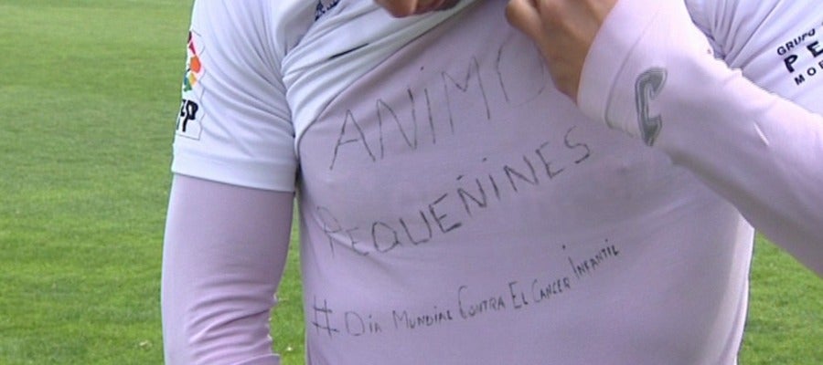 El mensaje mostrado por Jona en el partido del Real Jaén El mensaje mostrado por Jona en el partido del Real Jaén