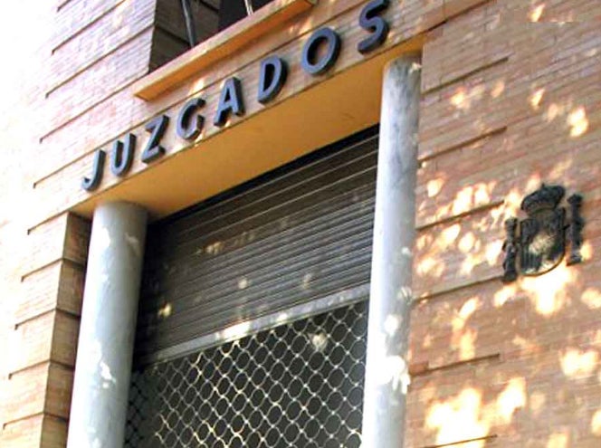 Condenado a 15 años por pegar y encerrar en un baúl a su novia menor de edad Condenado a 15 años por pegar y encerrar en un baúl a su novia menor de edad