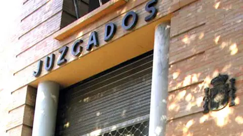 Juzgado de Utrera, en la localidad de Sevilla Juzgado de Utrera, en la localidad de Sevilla