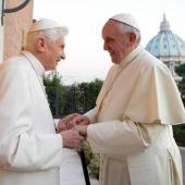 Encuentro entre el Papa Emérito Benedicto XVI y el Papa Francisco 