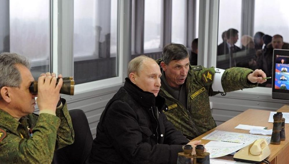 Putin se reúne con su cuerpo de mando.