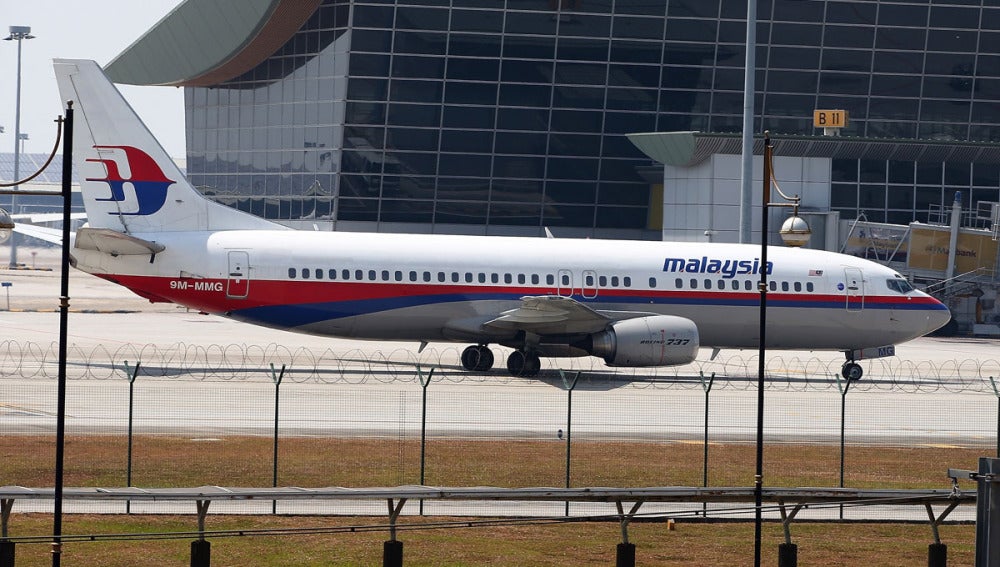 El avión de Malaysia Airlines en el aeropuerto de Kuala Lumpur antes de su desaparición