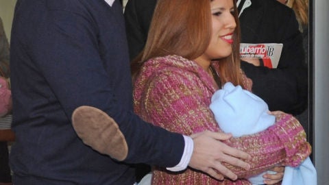 Chabelita y Alberto Isla abandonan el hospital 