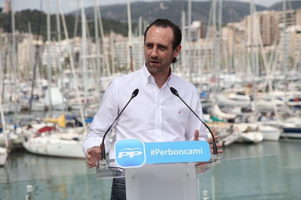 Bauzá registra la renuncia a su acta como senador autonómico del PP Bauzá registra la renuncia a su acta como senador autonómico del PP