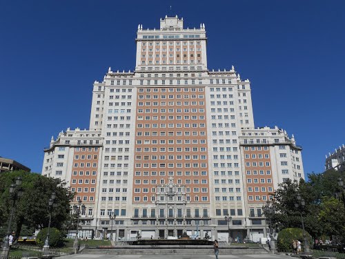 Baraka formalizará la compra del Edificio España a Wanda en octubre para iniciar las obras en enero Baraka formalizará la compra del Edificio España a Wanda en octubre para iniciar las obras en enero