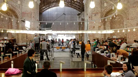 La biblioteca La biblioteca