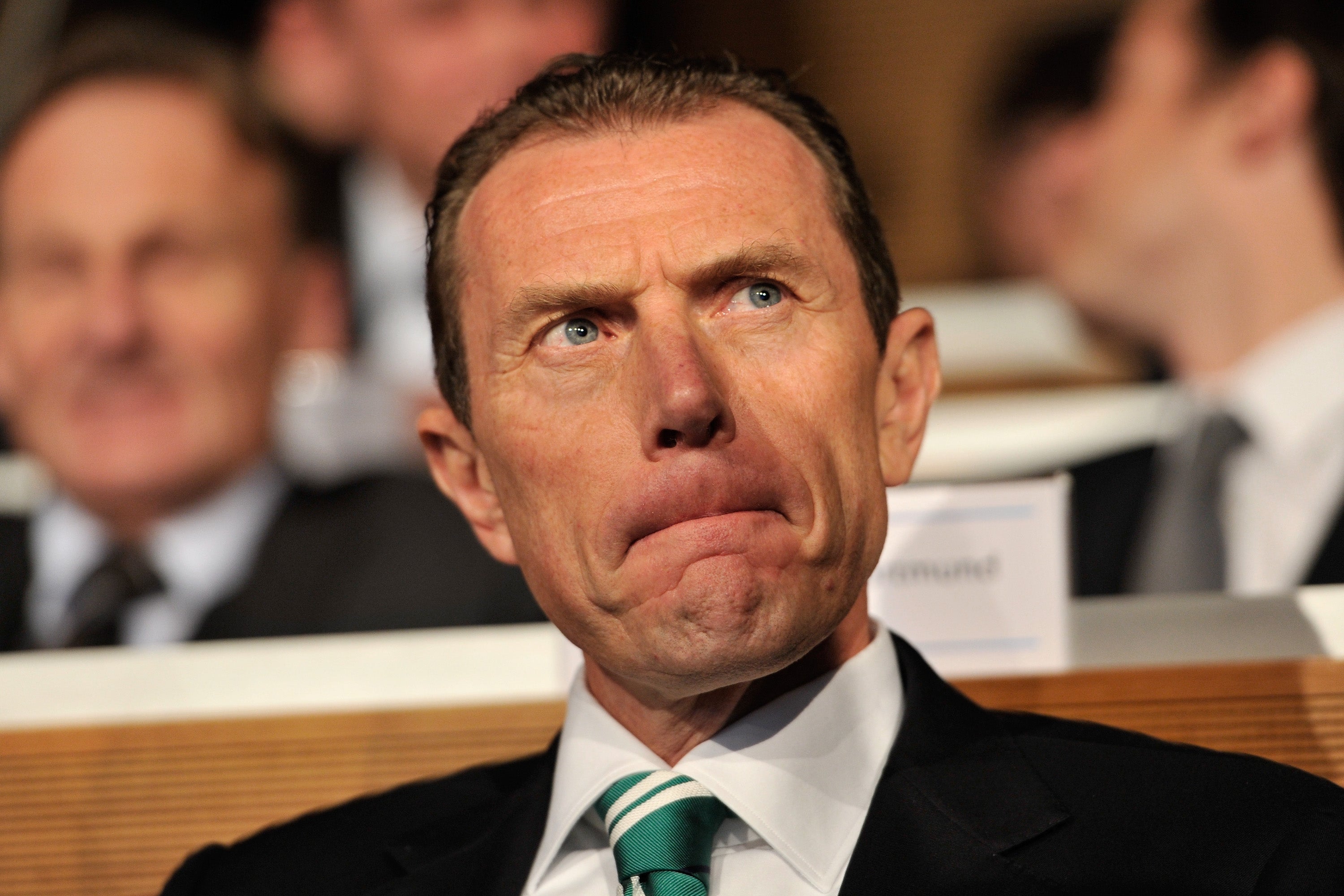 Emilio Butragueño: "No merece ningún comentario el tema de las bolas calientes" Emilio Butragueño: "No merece ningún comentario el tema de las bolas calientes"