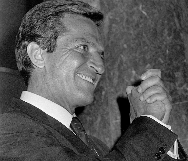 Fernando Ónega sobre Suárez: "Yo ponía música a sus palabras, reconozco su valor al atreverse a repetir hasta siete veces el famoso puedo prometer y prometo" Fernando Ónega sobre Suárez: "Yo ponía música a sus palabras, reconozco su valor al atreverse a repetir hasta siete veces el famoso puedo prometer y prometo"