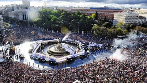 La Cibeles desde el aire tras un t&iacute;tulo del Real Madrid