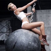 Miley Cyrus en el videoclip wrecking ball