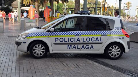 Coche patrulla de la Polic&iacute;a Local de M&aacute;laga
