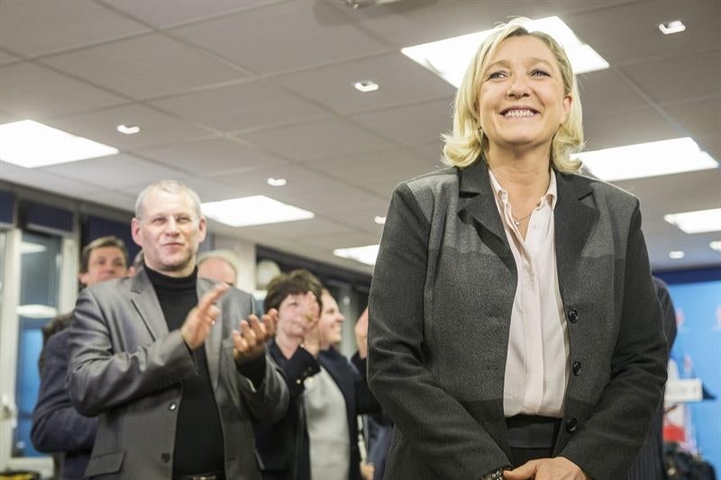 Le Pen ganaría la primera vuelta de las presidenciales si se celebrasen ahora Le Pen ganaría la primera vuelta de las presidenciales si se celebrasen ahora