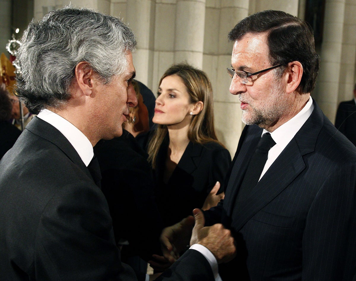 La tertulia: Rajoy abandona la cena que tenía en Bruselas La tertulia: Rajoy abandona la cena que tenía en Bruselas