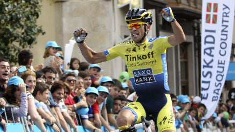 Alberto Contador celebra la victoria en Ordizia