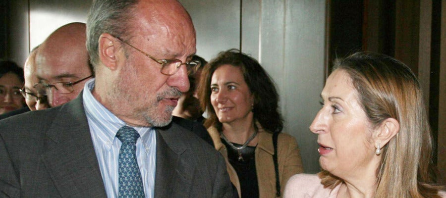 La ministra de Fomento, Ana Pastor junto al alcalde de Valladolid, Javier León de la Riva La ministra de Fomento, Ana Pastor junto al alcalde de Valladolid, Javier León de la Riva