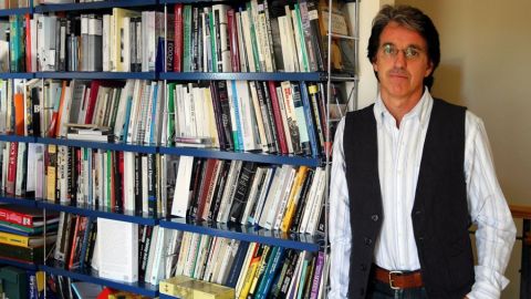 Juli&aacute;n Casanova