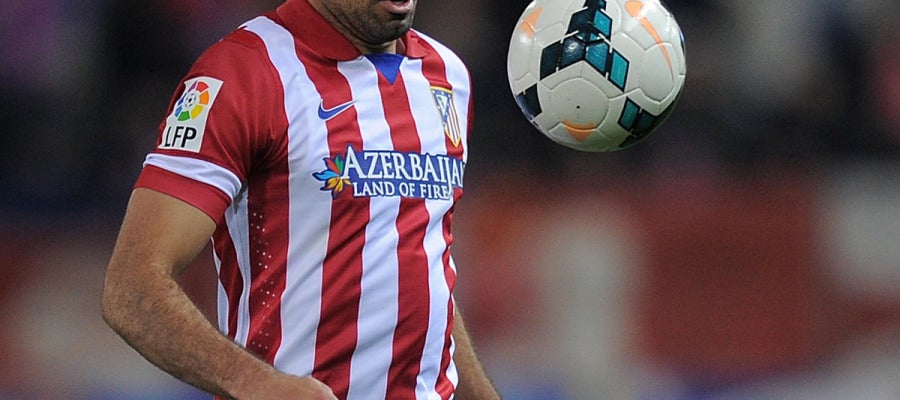 Costa controla un balón Costa controla un balón