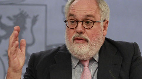 Arias Ca&ntilde;ete en la rueda de prensa del consejo de Ministros