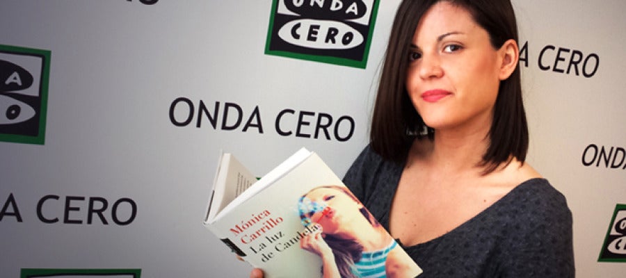 Un minut per a la lectura: 'La luz de Candela', amb Estefanía Pino Un minut per a la lectura: 'La luz de Candela', amb Estefanía Pino