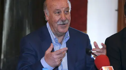 Vicente del Bosque: "Los jugadores deben tener un buen comportamiento" Vicente del Bosque: "Los jugadores deben tener un buen comportamiento"