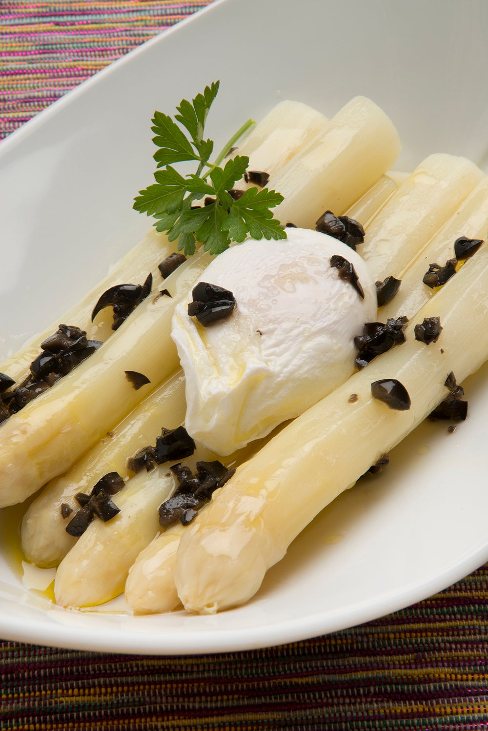 El espárrago nos anuncia la llegada de la primavera a la huerta El espárrago nos anuncia la llegada de la primavera a la huerta