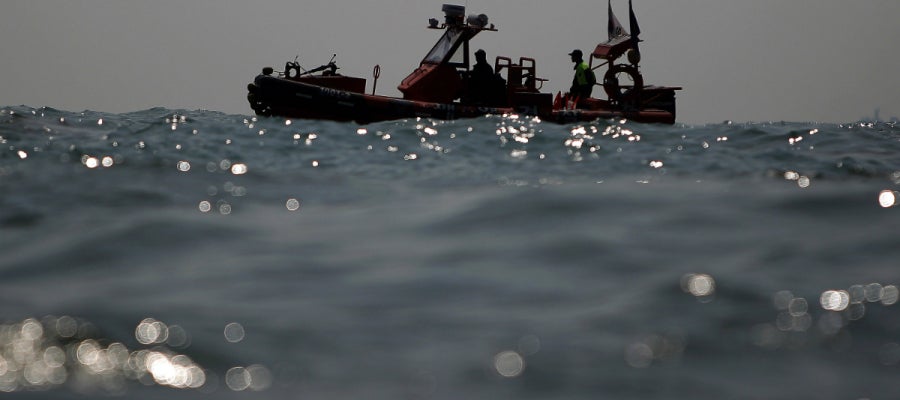 Buscan en el lugar donde se hundió el Sewol Buscan en el lugar donde se hundió el Sewol