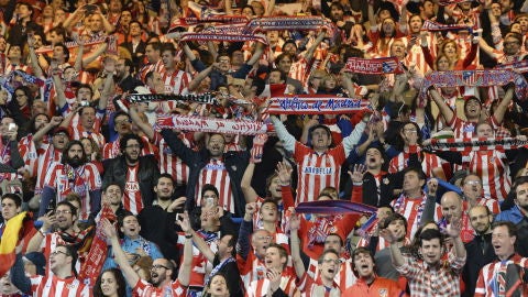 La afici&oacute;n, euf&oacute;rica en Stamford Bridge