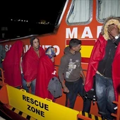 llegada de inmigrantes al puerto de Motril llegada de inmigrantes al puerto de Motril