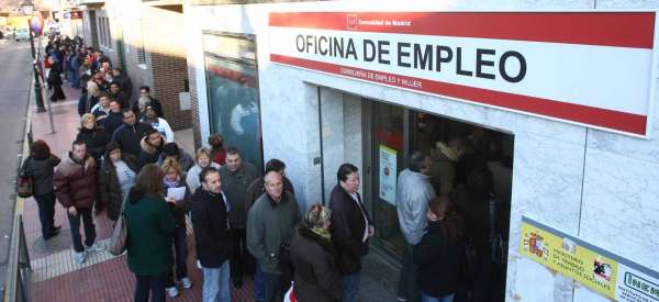 La Brújula de la economía: La mayor bajada del Paro de la historia La Brújula de la economía: La mayor bajada del Paro de la historia