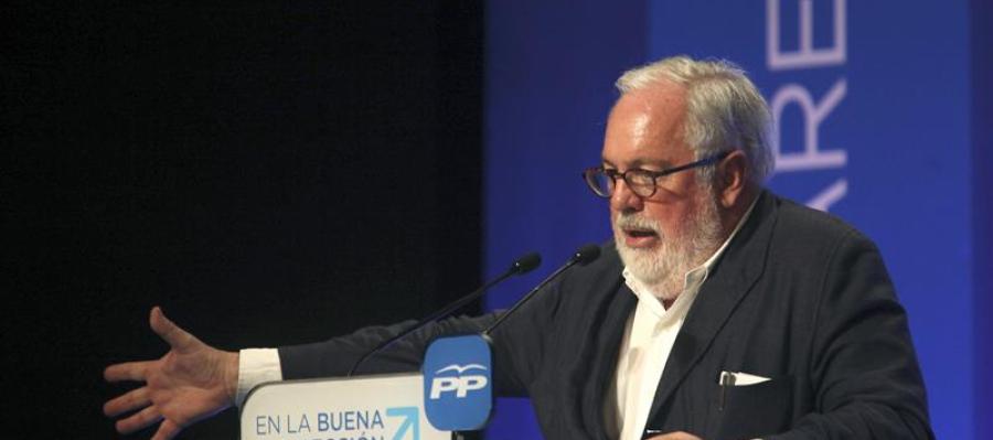 Arias Cañete en un acto de campaña Arias Cañete en un acto de campaña