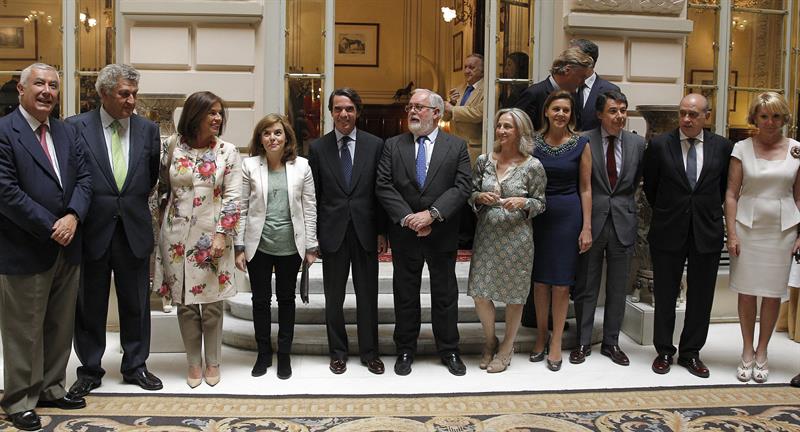 Aznar arropa a Miguel Arias Cañete y sella su futuro en el PP Aznar arropa a Miguel Arias Cañete y sella su futuro en el PP