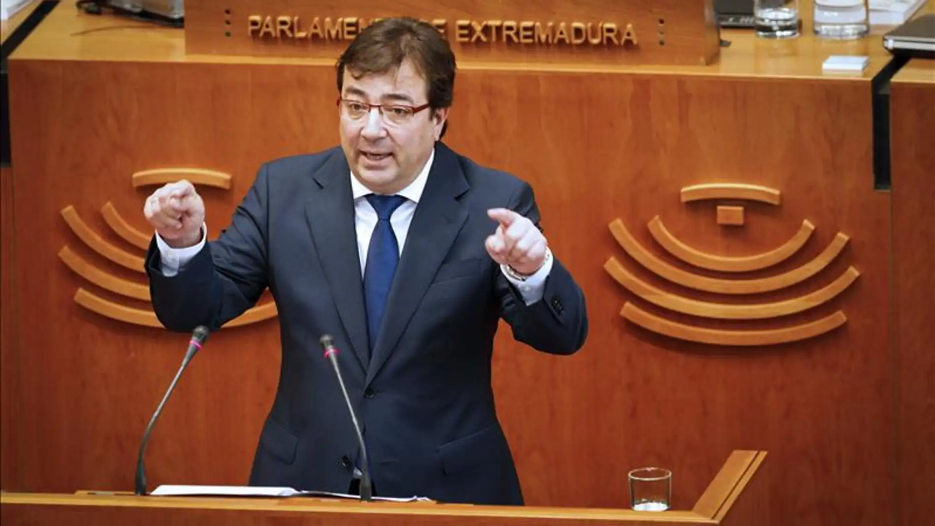 Fernández Vara en el parlamento de Extremadura