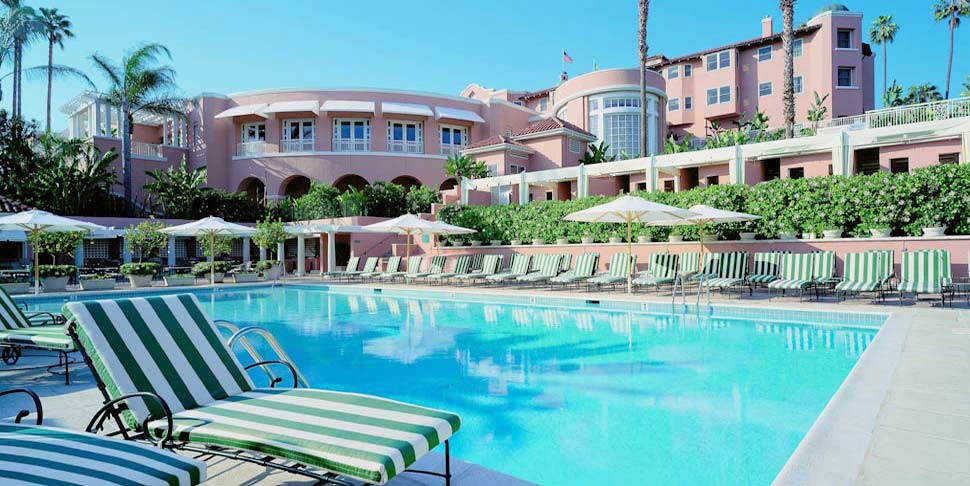 Mesa de Redacción: Seis de cada diez españoles admite haberse llevado algún objeto de un hotel Mesa de Redacción: Seis de cada diez españoles admite haberse llevado algún objeto de un hotel