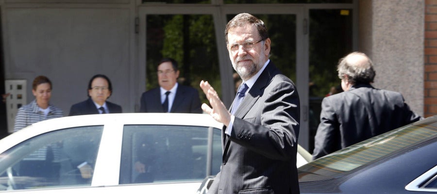 El presidente del Gobierno, Mariano Rajoy, a su llegada a la sede del PP tras su paso por la capilla ardiente de Isabel Carrasco El presidente del Gobierno, Mariano Rajoy, a su llegada a la sede del PP tras su paso por la capilla ardiente de Isabel Carrasco