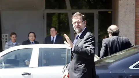 El presidente del Gobierno, Mariano Rajoy, a su llegada a la sede del PP tras su paso por la capilla ardiente de Isabel Carrasco El presidente del Gobierno, Mariano Rajoy, a su llegada a la sede del PP tras su paso por la capilla ardiente de Isabel Carrasco