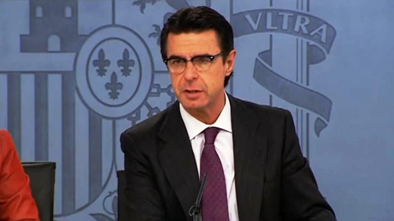 Rajoy no podrá nombrar nuevo ministro en vez de Soria al estar en funciones Rajoy no podrá nombrar nuevo ministro en vez de Soria al estar en funciones