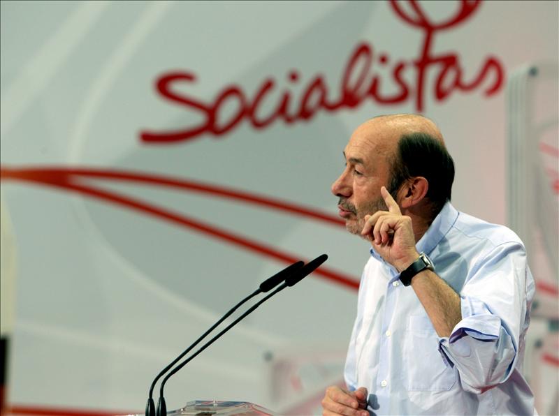 Alfredo Pérez Rubalcaba, ingresado tras sufrir un ictus aunque está fuera de peligro Alfredo Pérez Rubalcaba, ingresado tras sufrir un ictus aunque está fuera de peligro