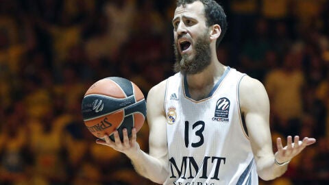 Sergio Rodr&iacute;guez se lamenta ante el Maccabi