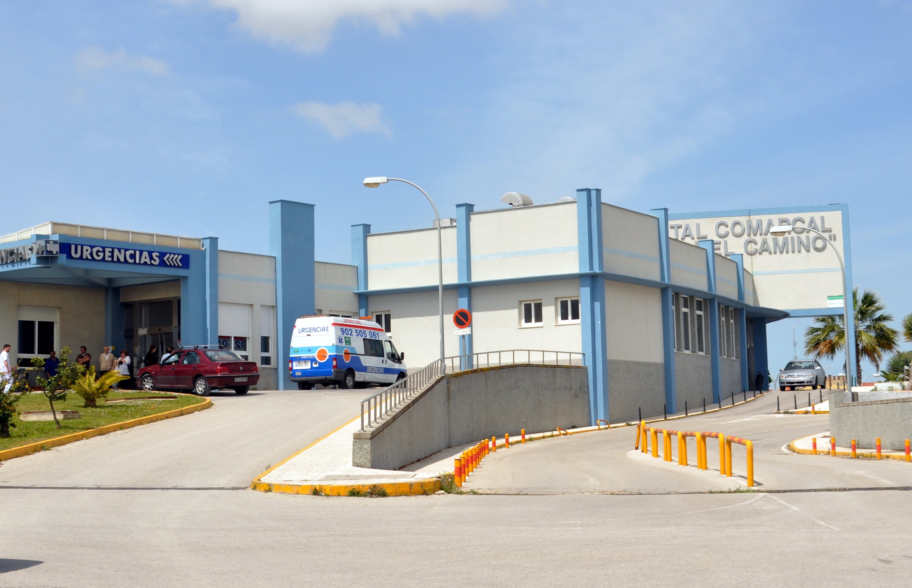 Dos personas heridas tras caer de una altura de cinco metros en el puerto de Sanlúcar Dos personas heridas tras caer de una altura de cinco metros en el puerto de Sanlúcar