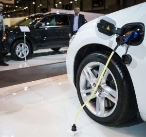 Detalle de un coche eléctrico en la Feria del Automóvil de Madrid. Detalle de un coche eléctrico en la Feria del Automóvil de Madrid.