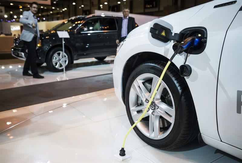 Alberto Amores: “De aquí a 2025 el coche eléctrico tendrá el mismo coste que el coche convencional, necesitamos incentivarlo” Alberto Amores: “De aquí a 2025 el coche eléctrico tendrá el mismo coste que el coche convencional, necesitamos incentivarlo”