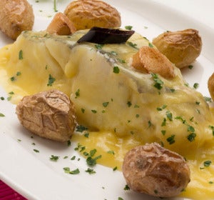 Bacalao al pil pil con patatas asadas Bacalao al pil pil con patatas asadas